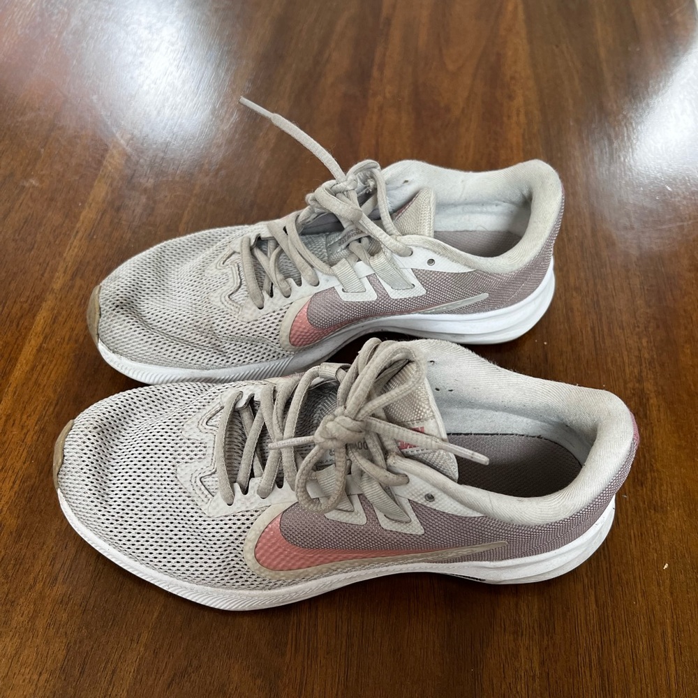 NIKE RUNNING SHOES - Picture 5 of 5